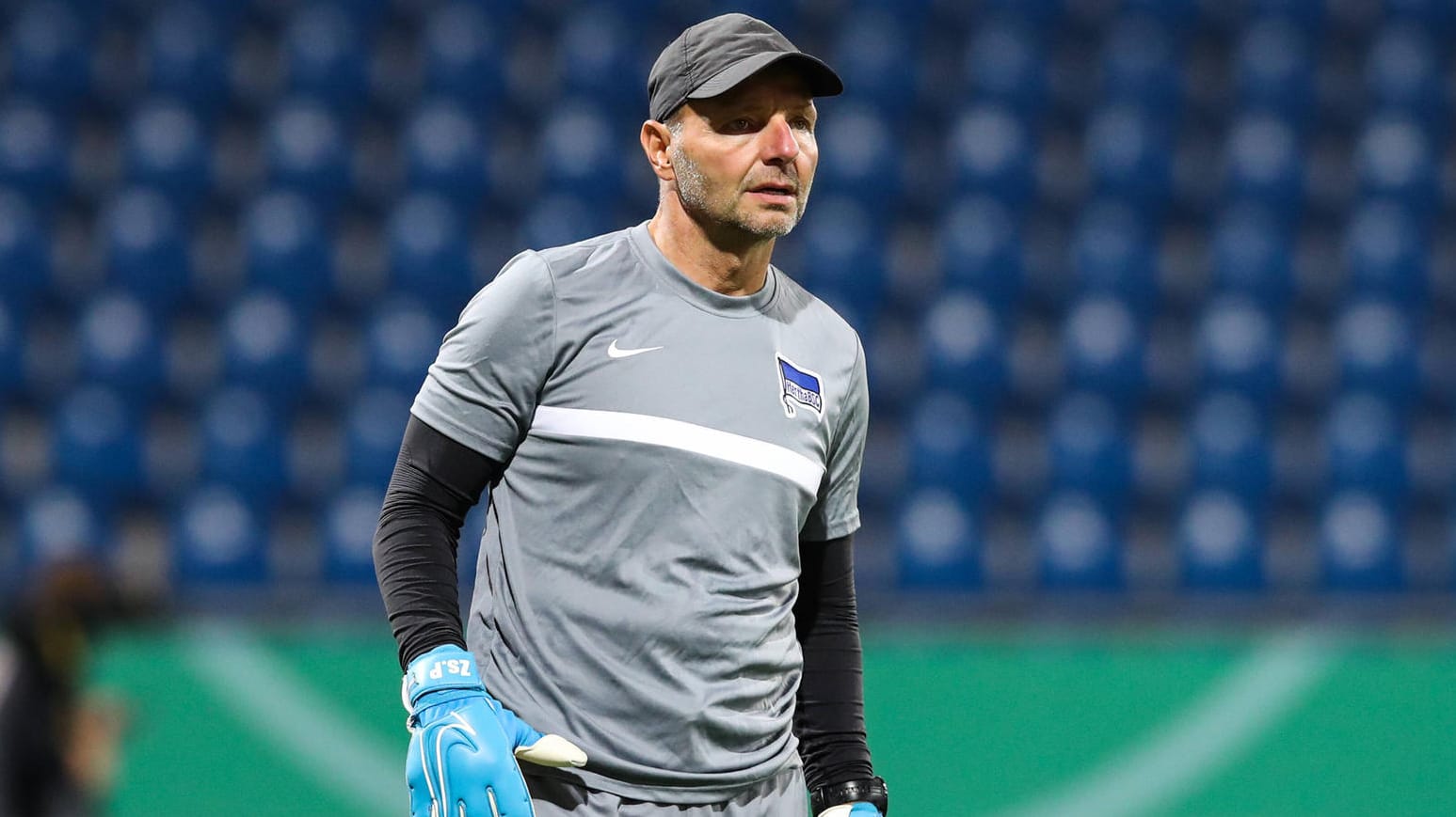 Zsolt Petry: Der langjährige Torwarttrainer von Hertha BSC musste den Klub am Dienstag verlassen. Zsolt Petry: Der langjährige Torwarttrainer von Hertha BSC musste den Klub am Dienstag verlassen.