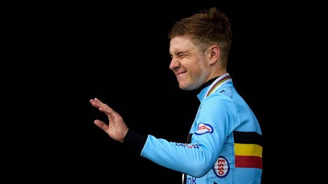 Supertalent Remco Evenepoel bleibt beim belgischen Radsport-Team Deceuninck-Quick-Step.