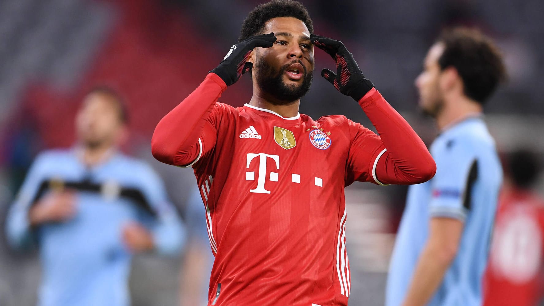 Serge Gnabry: Der Nationalspieler des FC Bayern wurde positiv getestet.