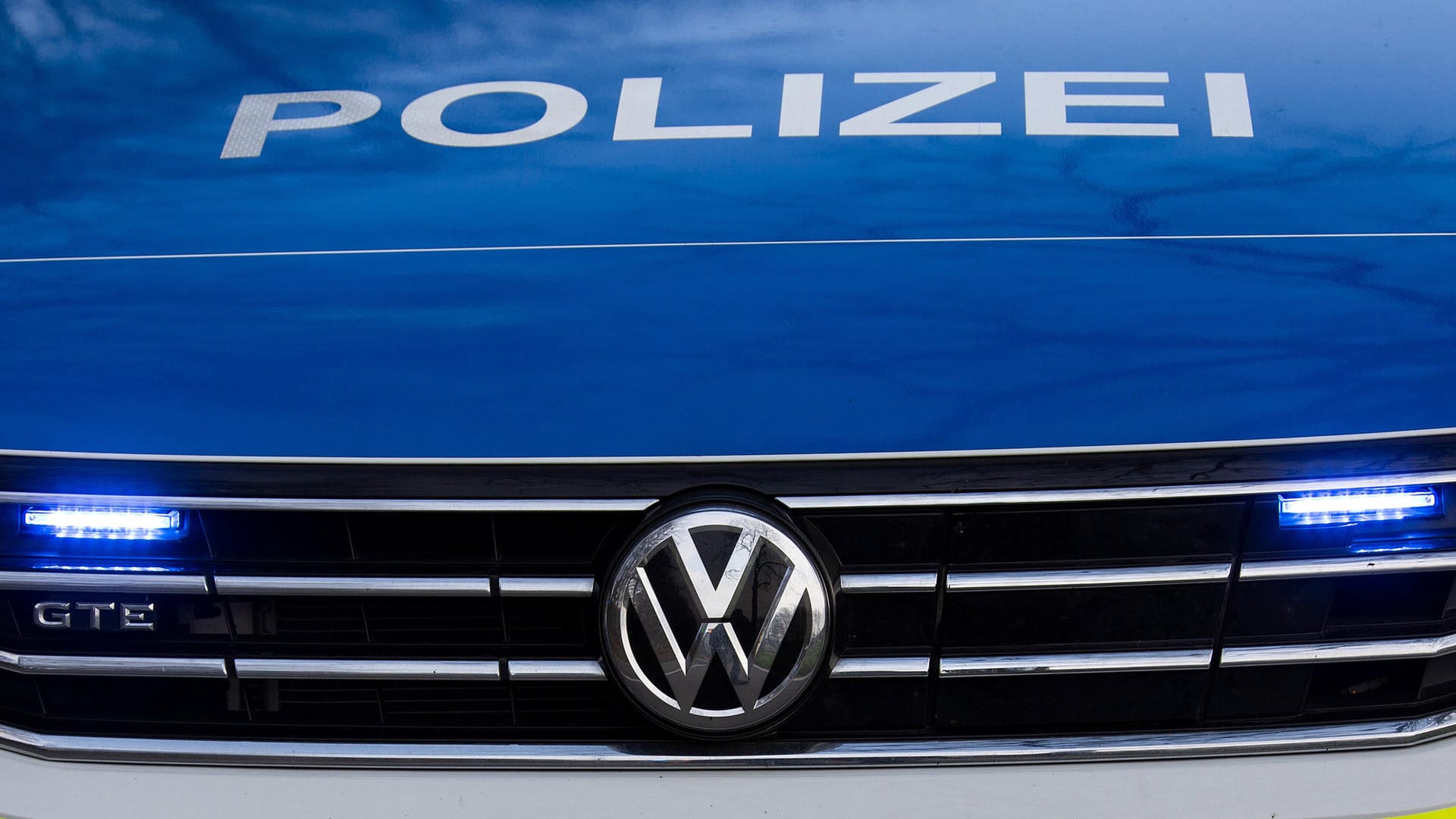 Polizeiauto: Die Ermittler gehen von einem Gewaltverbrechen aus.