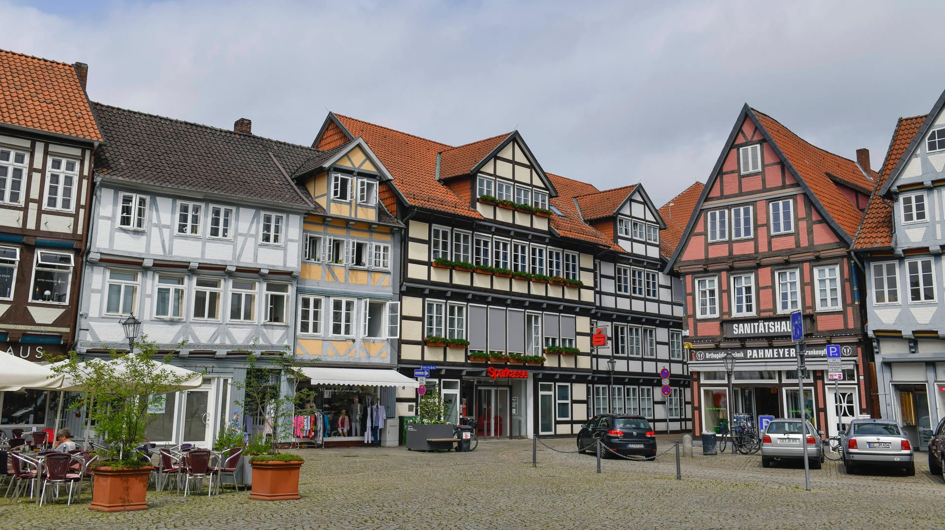 Celle in Niedersachsen: Die 16-Jährige war vor zwei Wochen aus ihrer Heimatstadt verschwunden (Symbolbild).