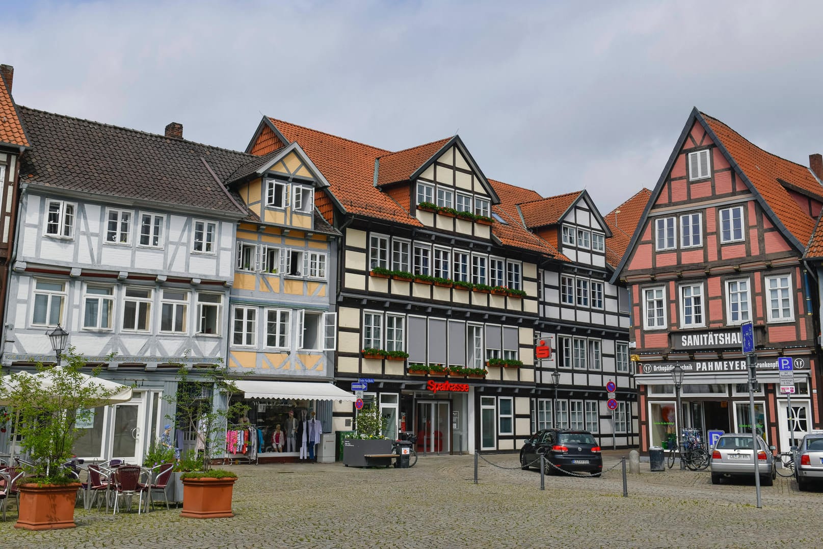 Celle in Niedersachsen: Die 16-Jährige war vor zwei Wochen aus ihrer Heimatstadt verschwunden (Symbolbild).