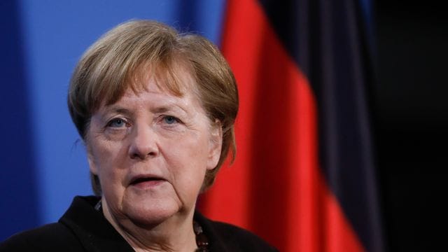 "Forderung nach einem kurzen einheitlichen Lockdown richtig": Kanzlerin Merkel steht einer Sprecherin zufolge hinter einer Idee von CDU-Chef Laschet - zumindest indirekt. "Forderung nach einem kurzen einheitlichen Lockdown richtig": Kanzlerin Merkel steht einer Sprecherin zufolge hinter einer Idee von CDU-Chef Laschet - zumindest indirekt.