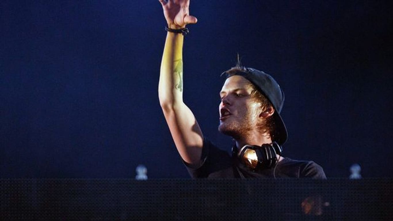 Der schwedische DJ und Produzent Avicii auf der Bühne (2015).