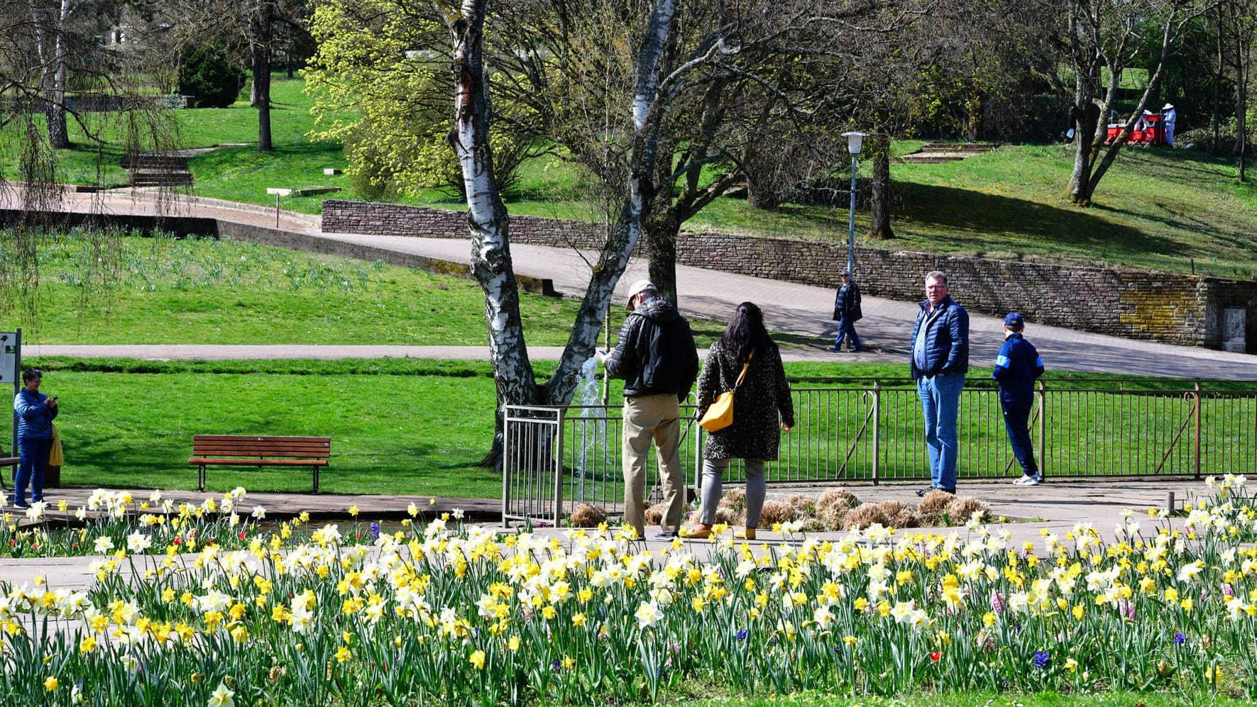 Park in Saarbrücken: Im Saarland ist ein Corona-Modellprojekt gestartet.