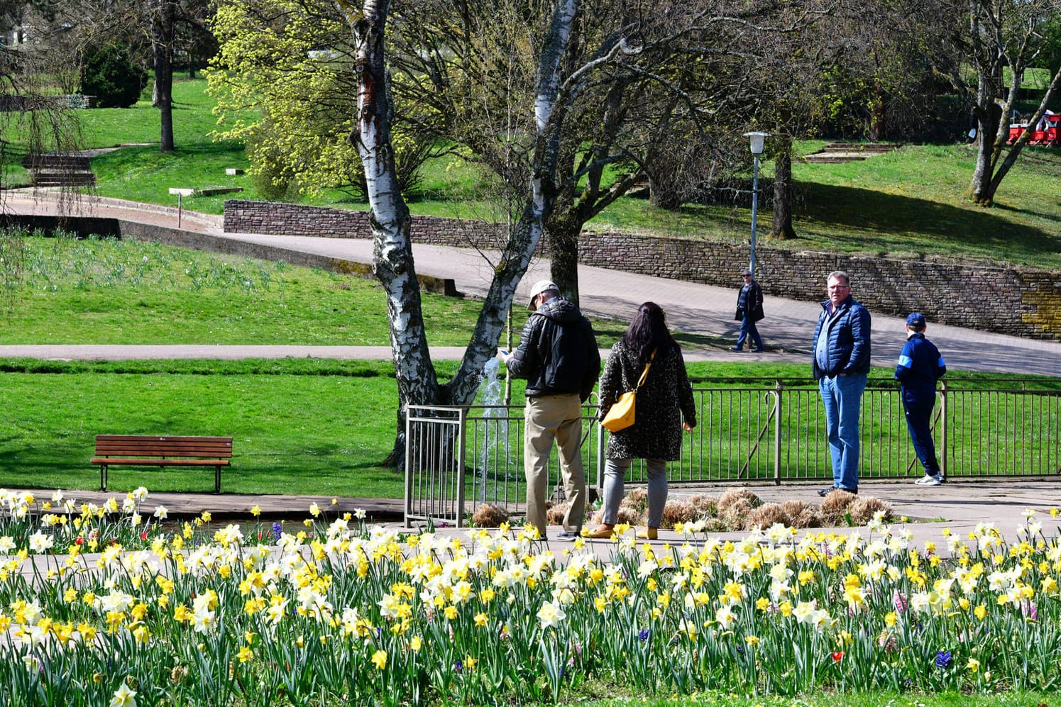 Park in Saarbrücken: Im Saarland ist ein Corona-Modellprojekt gestartet.