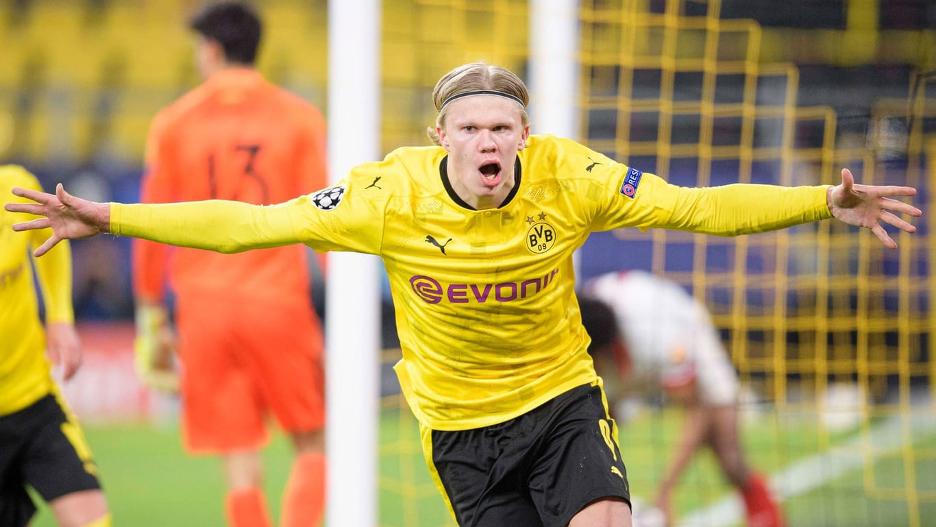 Erling Haaland: Hier erzielt der BVB-Stürmer gerade eines seiner vier Tore gegen Sevilla im Champions-League-Achtelfinale.