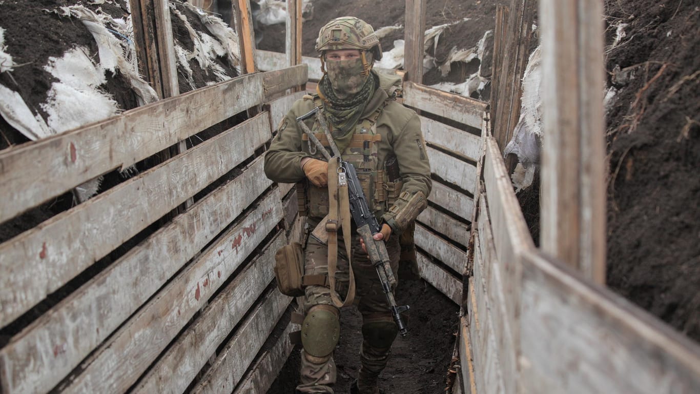 Ukrainische Soldaten an der Front in der Ostukraine: Die Ukraine fürchtet einen Angriff durch die russische Armee.