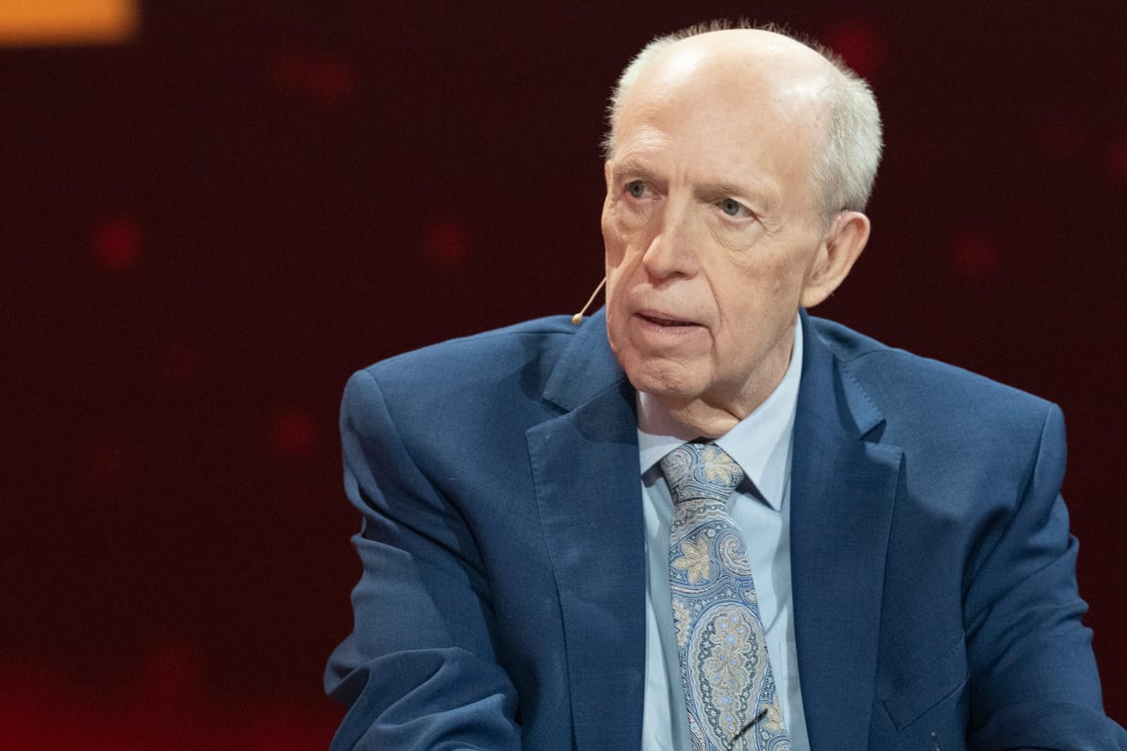 Reiner Calmund: Das ehemalige Manger-Schwergewicht hat sich bald "fast halbiert", so berichtet er es t-online.