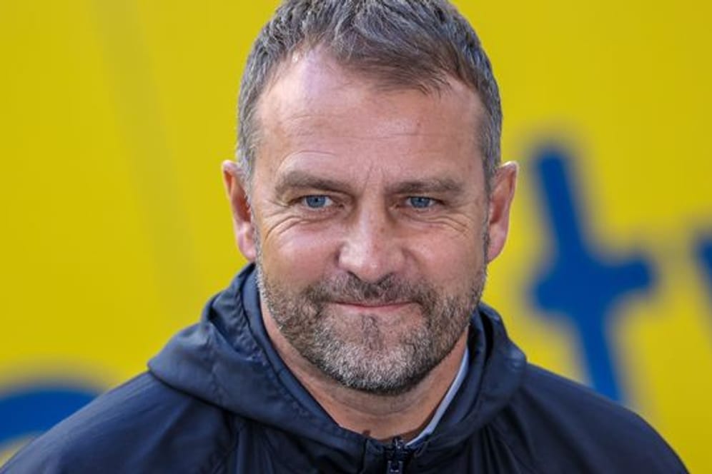 Setzt im Hinspiel gegen Paris Saint-Germain auf seine Siegerelf aus Leipzig: Bayern-Trainer Hanis Flick.