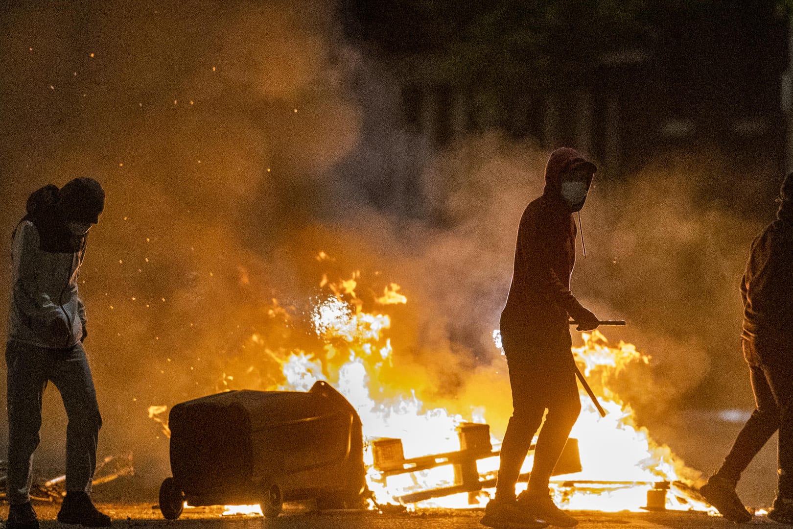 Unruhen in Nordirland: Seit Tagen kommt es zu nächtlichen Krawallen, bei denen inzwischen mehr als 40 Polizisten verletzt wurden.