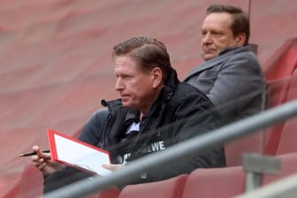 Trainer Markus Gisdol und Horst Heldt (Archivbild): Der Sportchef soll dem Trainer ein Ultimatum gesetzt haben.