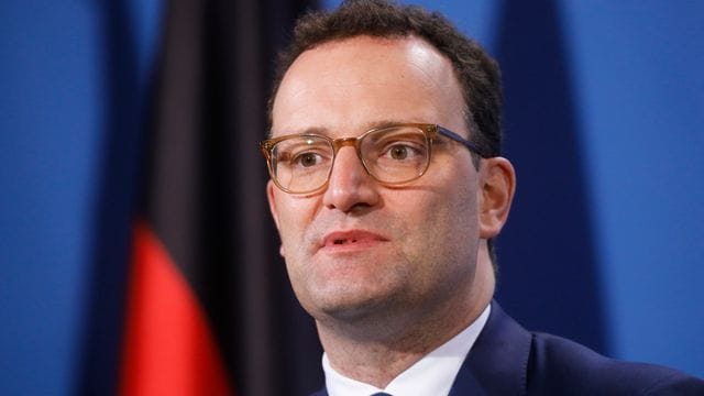 Gesundheitsminister Jens Spahn will mit Russland bilateral über Impfstofflieferungen verhandeln.