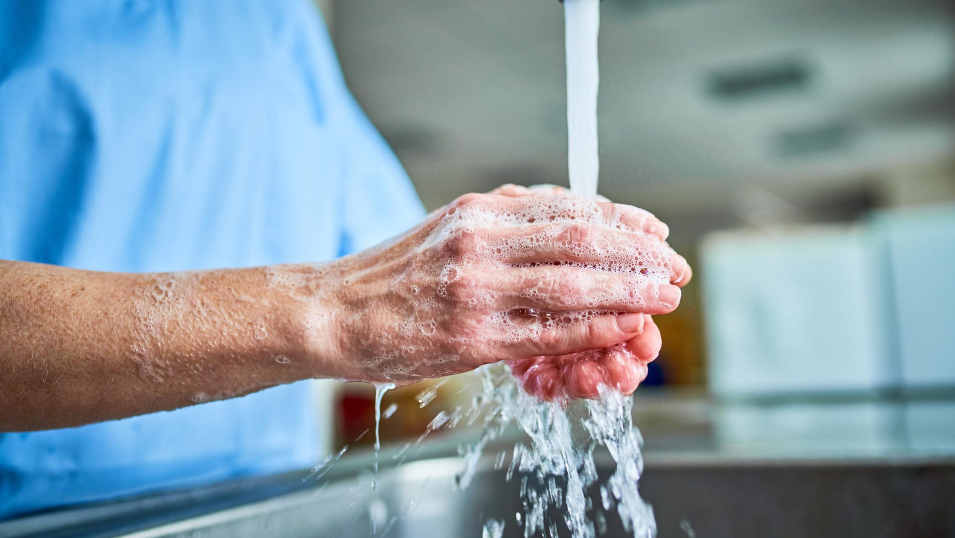 Handhygiene: Wie richtiges Händewaschen geht, dürften nach über einem Jahr Corona-Pandemie alle gelernt haben.