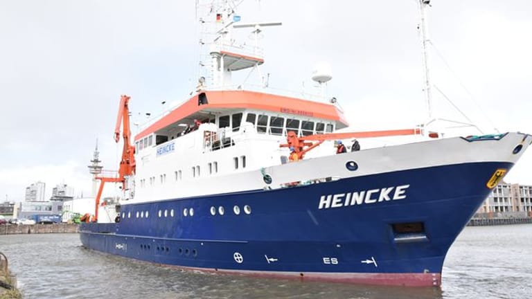 Das Forschungsschiff "Heincke" liegt in Bremerhaven.