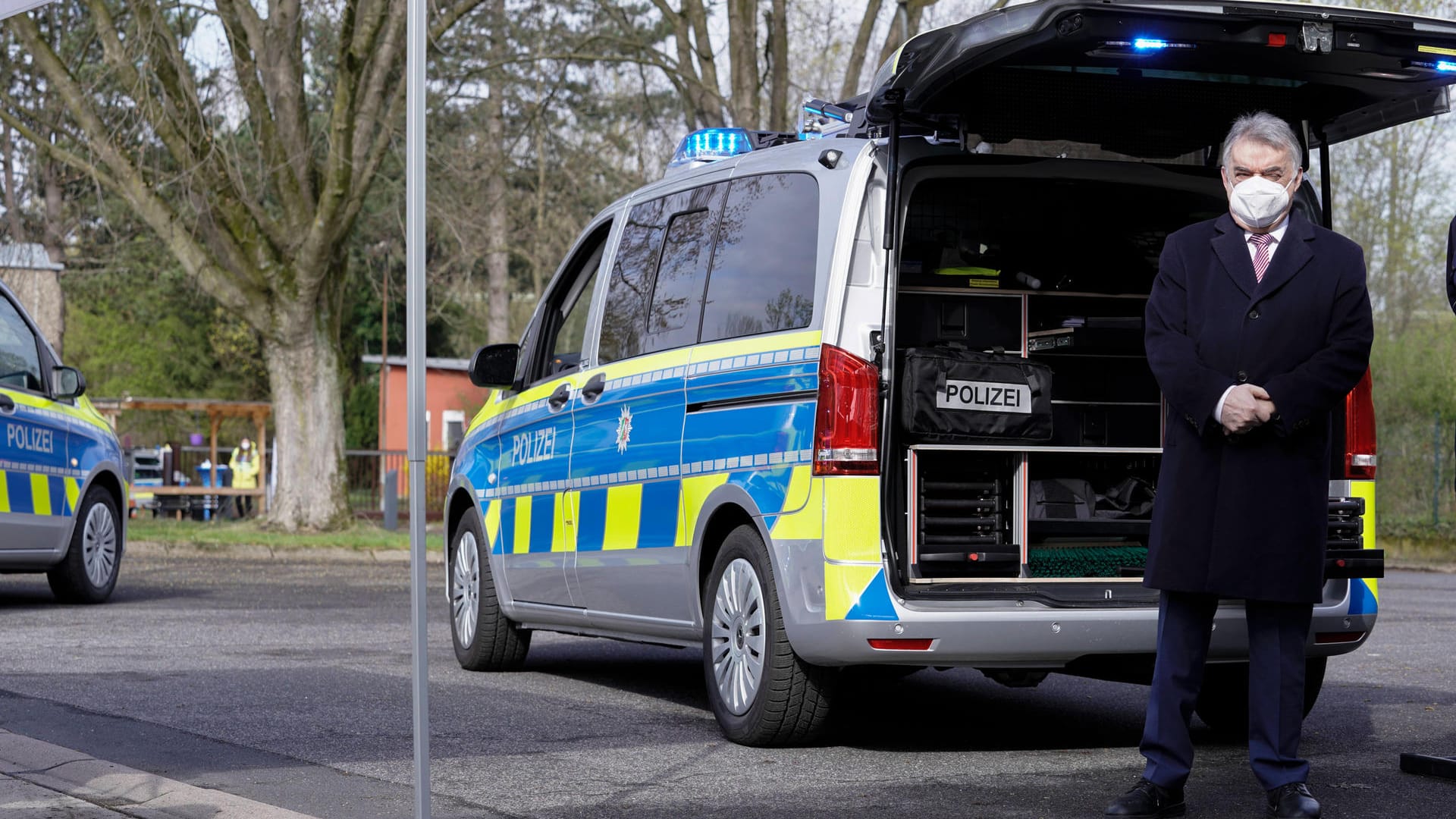 Vorstellung der neuen Streifenwagen der Autobahnpolizei NRW: Künftig fahren die Beamten einen Mercedes Vito auf Einsätzen. Vorstellung der neuen Streifenwagen der Autobahnpolizei NRW: Künftig fahren die Beamten einen Mercedes Vito auf Einsätzen.
