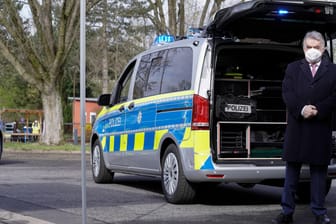 Vorstellung der neuen Streifenwagen der Autobahnpolizei NRW: Künftig fahren die Beamten einen Mercedes Vito auf Einsätzen.