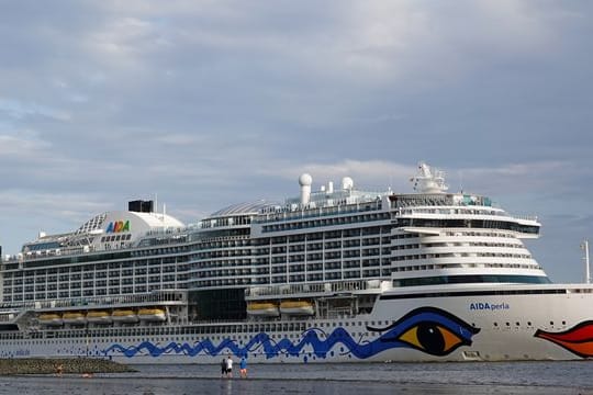 Aida: Seit Mitte März ist die "Aidaperla" als einziges Schiff der Flotte und mit einer stark reduzierten Passagierzahl unterwegs.