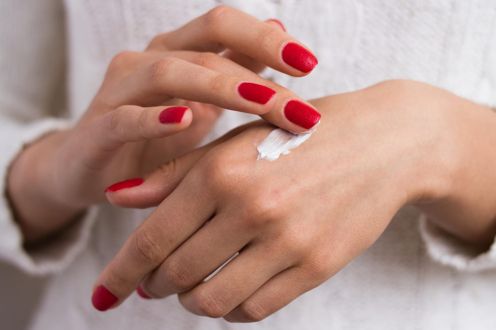 Handcreme: Eine versteckte Preiserhöhung haben Verbraucherschützer bei einer Creme von Nivea entdeckt. (Symbolbild)