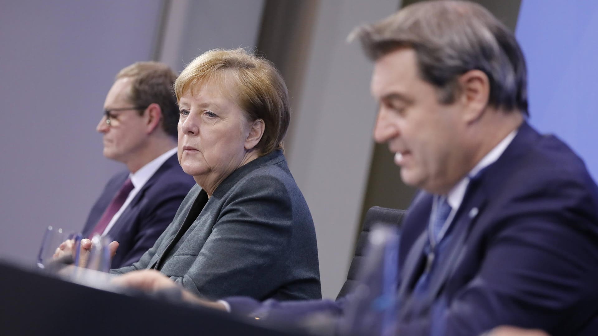 Michael Müller, Angela Merkel, Markus Söder: Beratungen von Bund und Ländern zum weiteren Corona-Kurs sollen zunächst abgesagt worden sein. Michael Müller, Angela Merkel, Markus Söder: Beratungen von Bund und Ländern zum weiteren Corona-Kurs sollen zunächst abgesagt worden sein.