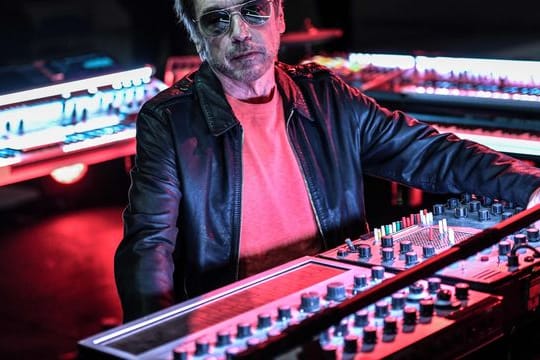 Jean-Michel Jarre macht den Amazonas wahrnehmbar.