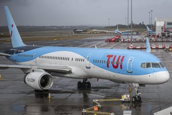 Tui-Flieger (Symbolbild): Die Reisebranche steckt wegen Corona in der Krise.