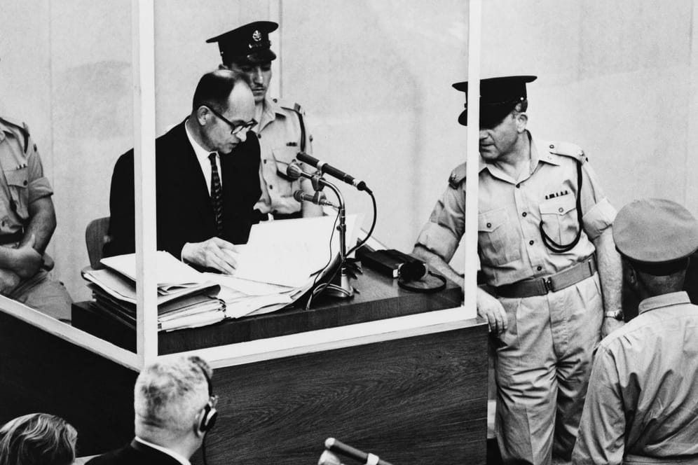 Adolf Eichmann während des Prozesses: In der NS-Zeit hatte er Millionen Juden in deutsche Vernichtungslager deportieren lassen.