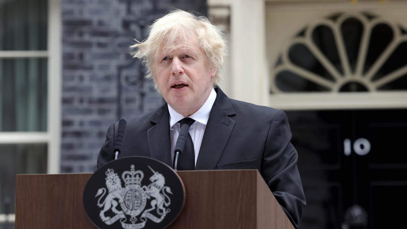 Boris Johnson: Der Premierminister von Großbritannien gibt vor der Downing Street 10 eine Erklärung zum Tod von Prinz Philip ab.