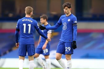 Chelseas Kai Havertz (r) und Teamkollege Timo Werner.