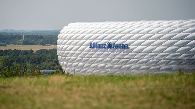 Der Stadt München mit der Allianz-Arena droht das Aus als EM-Gastgeber. Der Stadt München mit der Allianz-Arena droht das Aus als EM-Gastgeber.