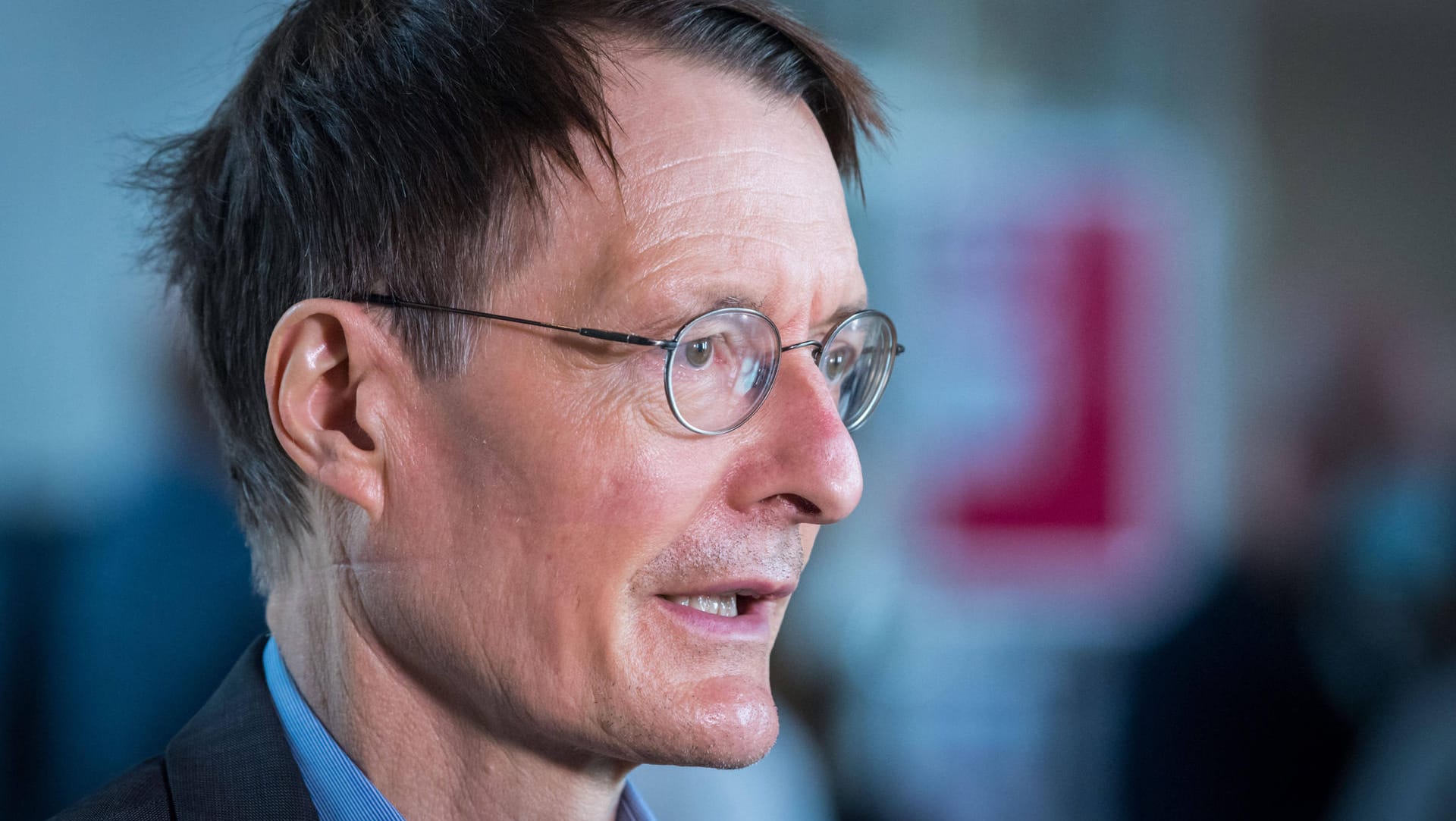 Karl Lauterbach: Der SPD-Gesundheitsexperte spricht sich klar für härtere Corona-Maßnahmen aus. Karl Lauterbach: Der SPD-Gesundheitsexperte spricht sich klar für härtere Corona-Maßnahmen aus.