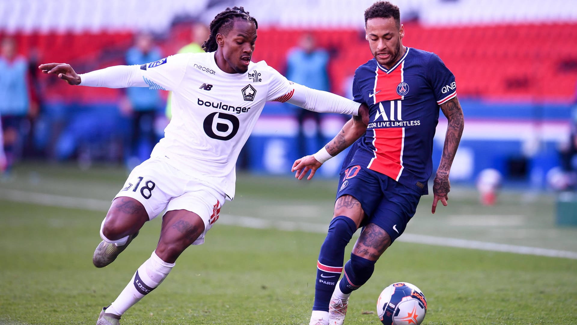 Sanches (l.) und Neymar im Zweikampf: Der frühere Bayern-Spieler ist seit August 2019 bei Lille unter Vertrag.