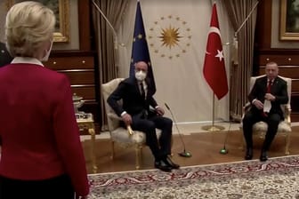 EU-Kommissionspräsidentin Ursula von der Leyen: Für sie stand beim türkischen Präsidenten Erdogan kein Stuhl bereit.