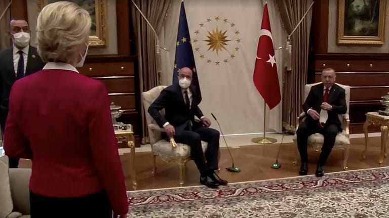 EU-Kommissionspräsidentin Ursula von der Leyen: Für sie stand beim türkischen Präsidenten Erdogan kein Stuhl bereit.