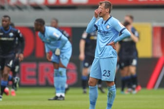 Bochums Robert Tesche ist enttäuscht: Sein Team verlor im Aufstiegsrennen gegen Paderborn.