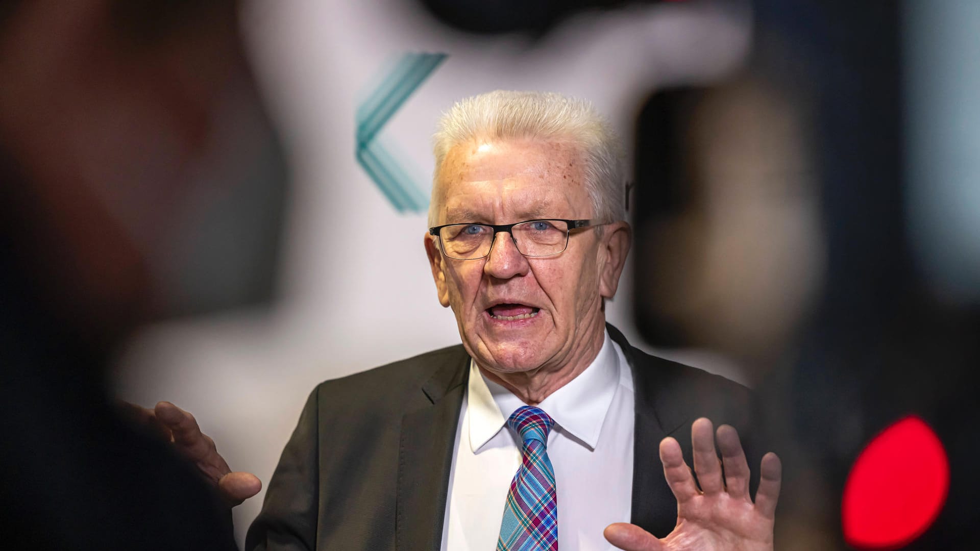 Baden-Württembergs Ministerpräsident Winfried Kretschmann: Er hat sich als erster Länderchef mit Astrazeneca impfen lassen. Baden-Württembergs Ministerpräsident Winfried Kretschmann: Er hat sich als erster Länderchef mit Astrazeneca impfen lassen.