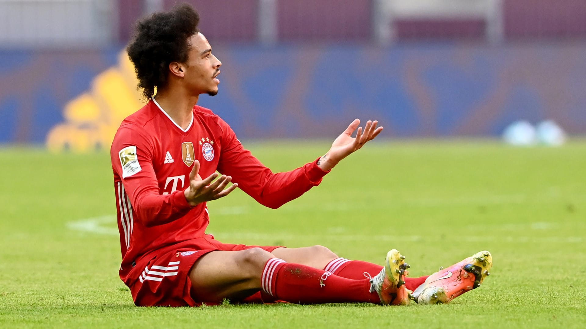Ein ratloser Leroy Sané: Die Generalprobe vor dem Rückspiel gegen Paris Saint-Germain blieb sieglos. Ein ratloser Leroy Sané: Die Generalprobe vor dem Rückspiel gegen Paris Saint-Germain blieb sieglos.