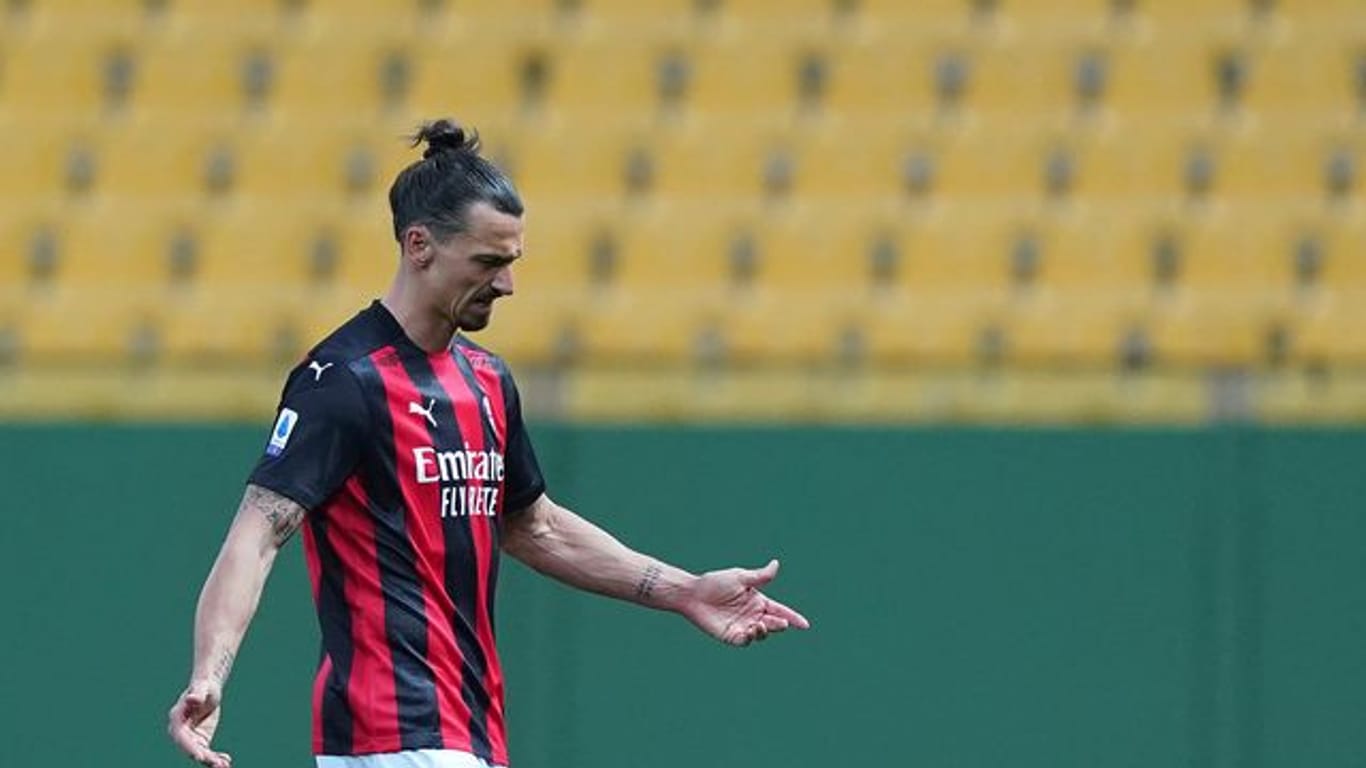 Zlatan Ibrahimovic wurde in Parma vom Platz geschickt.