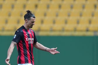 Zlatan Ibrahimovic wurde in Parma vom Platz geschickt.