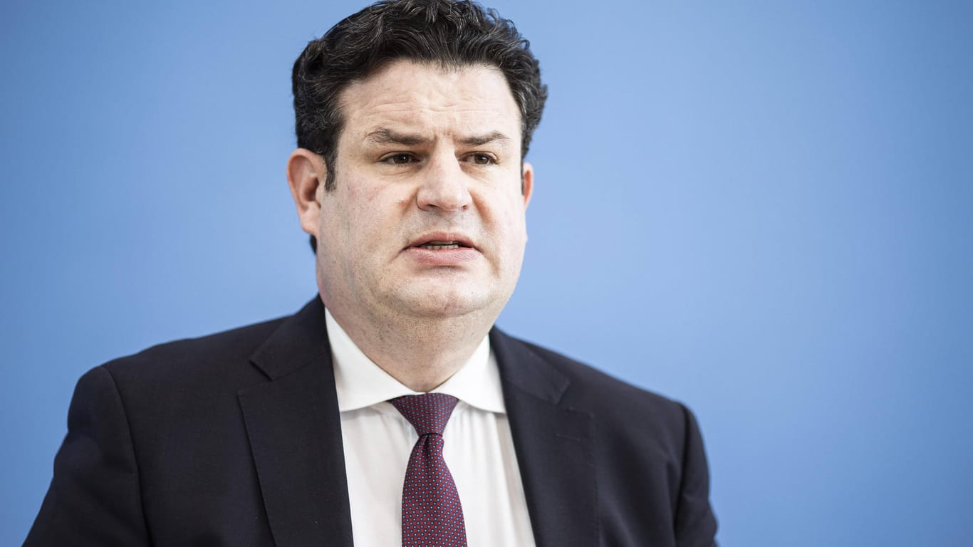 Arbeitsminister Hubertus Heil (Archivbild) will schnellstens eine Testpflicht für Firmen einführen