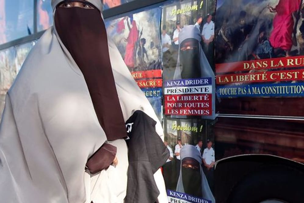 Nur wenige muslimische Frauen in Frankreich tragen überhaupt Schleier.