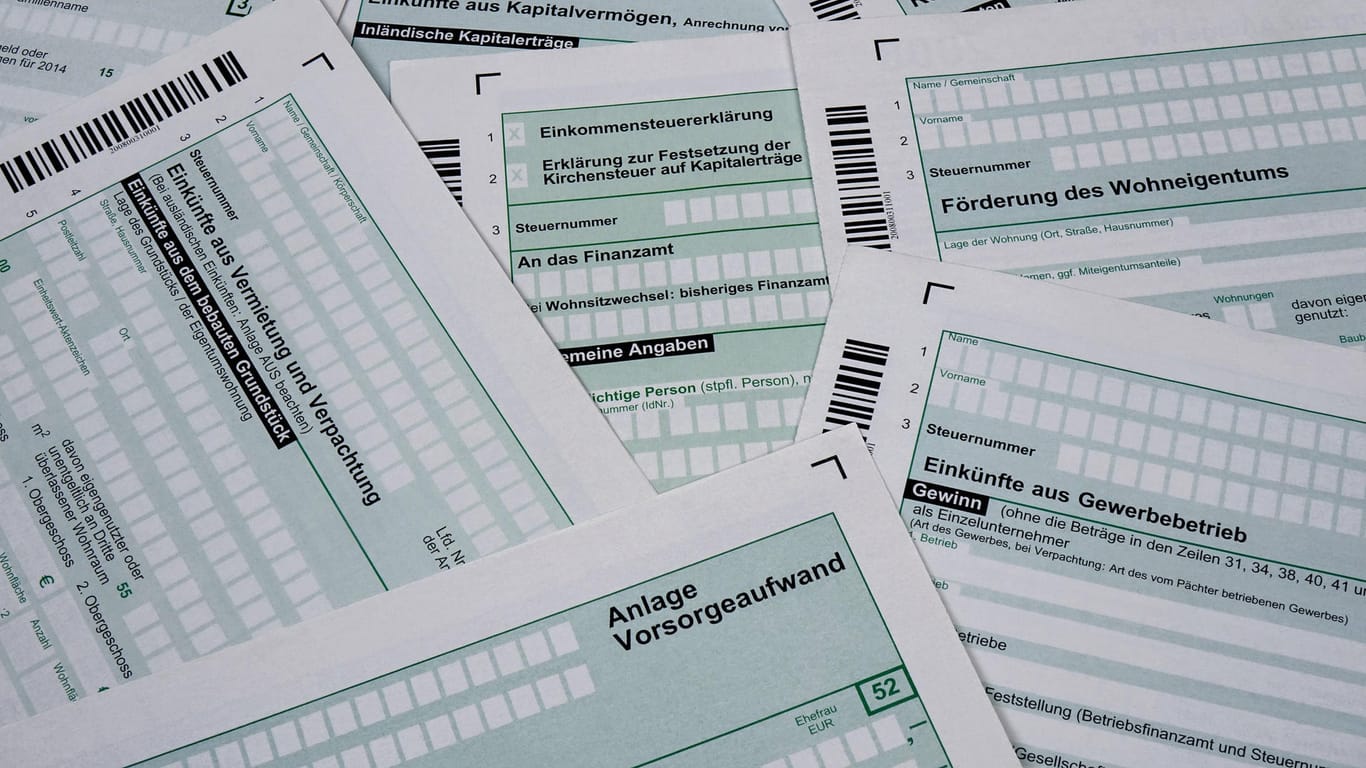 Steuerformulare (Symbolbild): Viele Deutsche halten Steuererhöhungen für richtig.