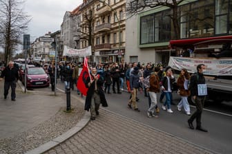 Demonstration in Berlin-Spandau (Symbolbild): Am Wochenende waren viele Demonstranten auf den Straßen Berlins protestieren.