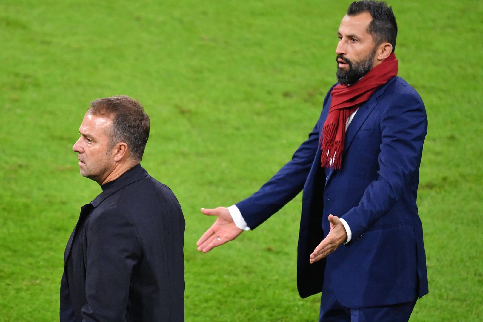 Offensichtlich nicht immer einer Meinung: Bayern-Trainer Hansi Flick (l.) und -Sportdirektor Hasan Salihamidzic.