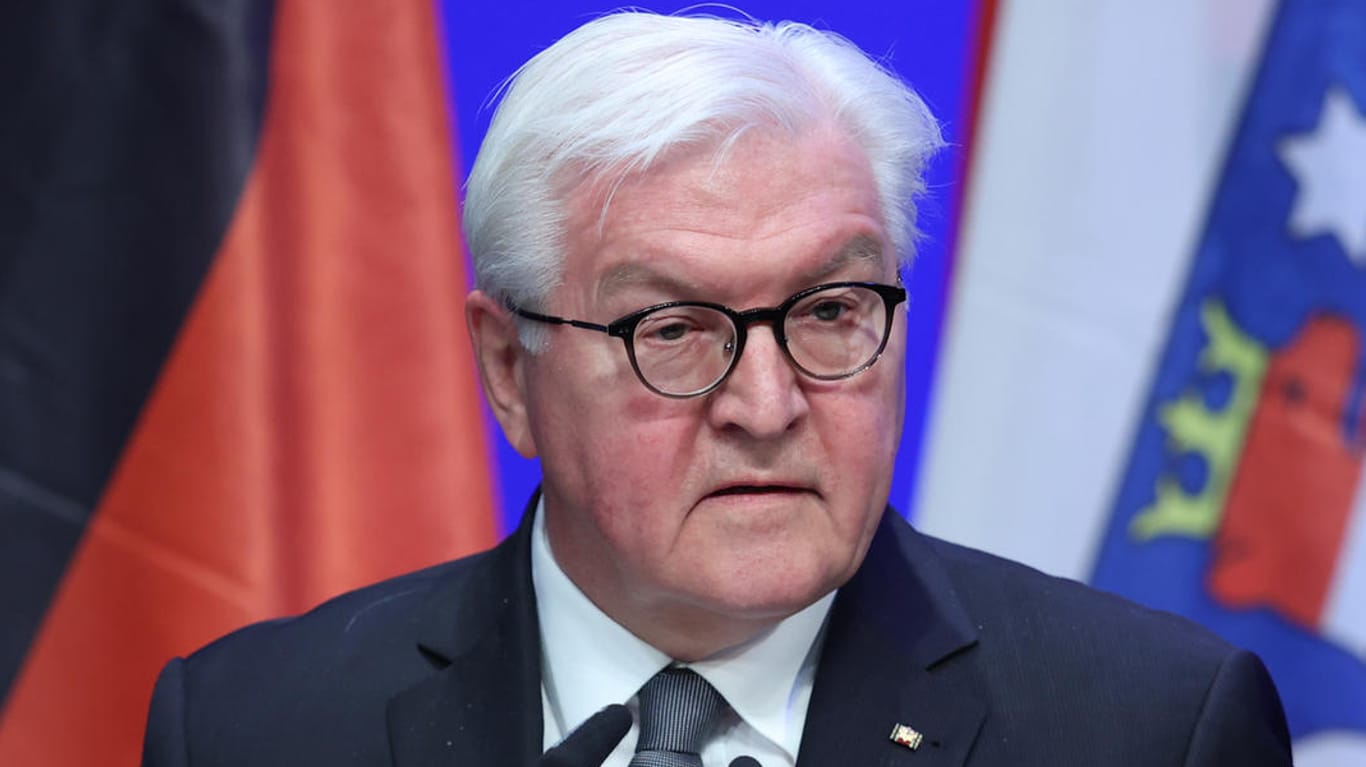 Frank-Walter Steinmeier: Der Bundespräsident nahm an einem Gedenkakt zum 76. Jahrestag der Befreiung des Konzentrationslagers teil.