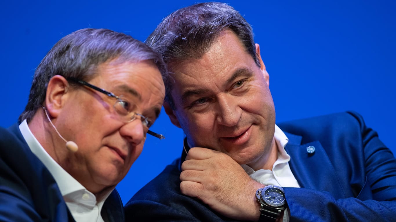 Söder und Laschet bei einem gemeinsamen Auftritt im Jahr 2019: Nun stehen sich die beiden Länderchefs als mögliche Kanzlerkandidaten gegenüber (Archivbild).