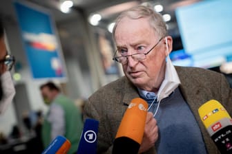 Fraktionsvorsitzender Alexander Gauland auf dem AfD-Bundesparteitag: Seine Partei hat in Dresden über ein Programm für die Bundestagswahl debattiert.