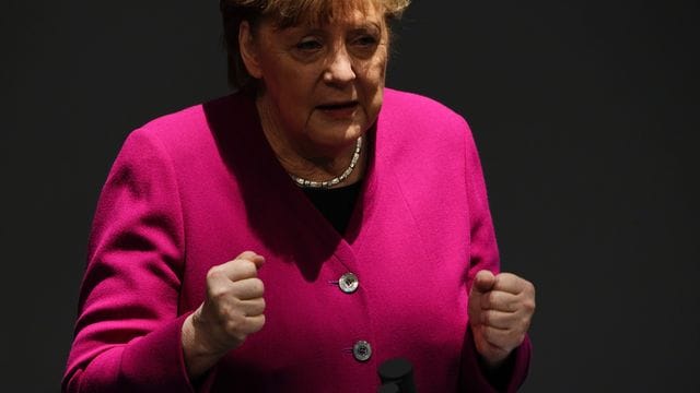 Bundeskanzlerin Angela Merkel Ende März bei einer Regierungserklärung zur Corona-Pandemie. Bundeskanzlerin Angela Merkel Ende März bei einer Regierungserklärung zur Corona-Pandemie.