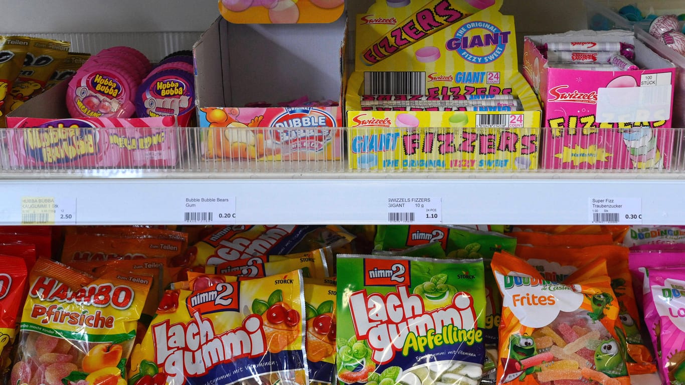 Supermarkt: Verpackungen von Süßigkeiten sollen Kinder weniger ansprechen.