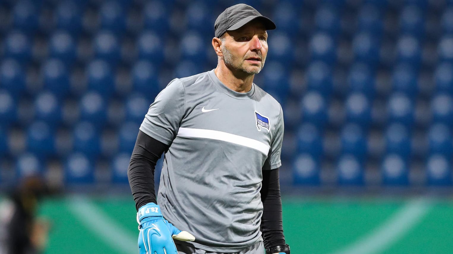 Zsolt Petry: Herthas ehemaliger Torwarttrainer wehrt sich nach seinem Rauswurf. Zsolt Petry: Herthas ehemaliger Torwarttrainer wehrt sich nach seinem Rauswurf.